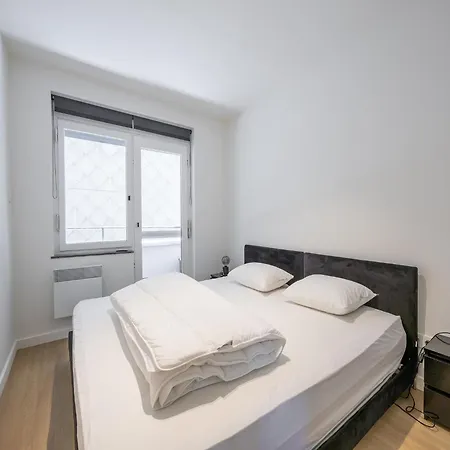 Modern Near The Sea Daire